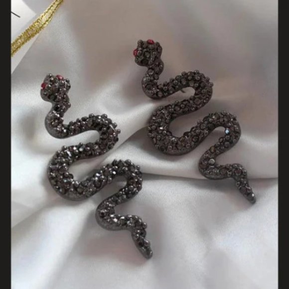 Jewelry - Punk Long Black Snake Earrings Jewelry Ear Stud Handmade Crystal Stud Earrings